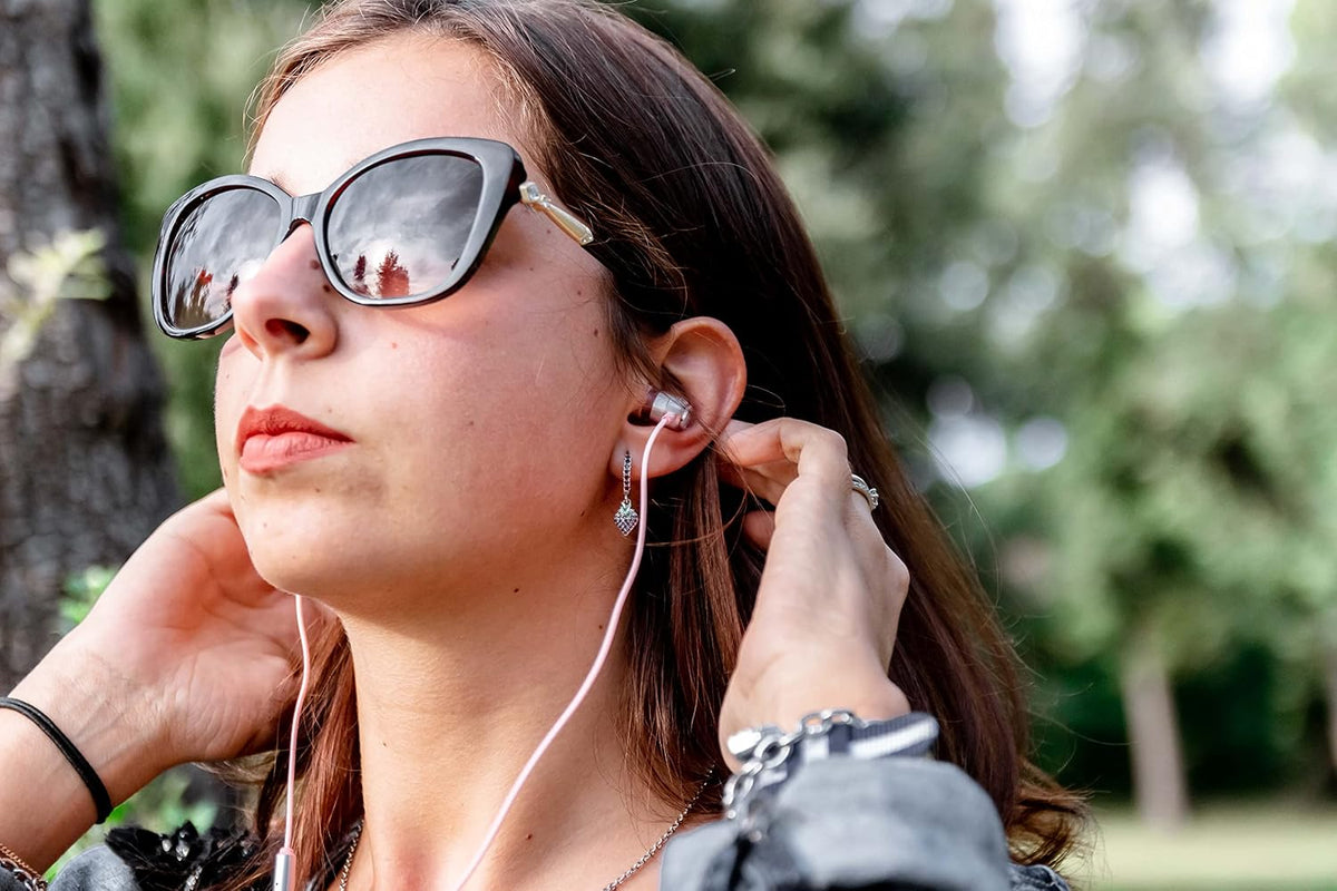 LUDOS Ultra Wired Earbuds in-Ear Headphones, Small Ears - Pink..
