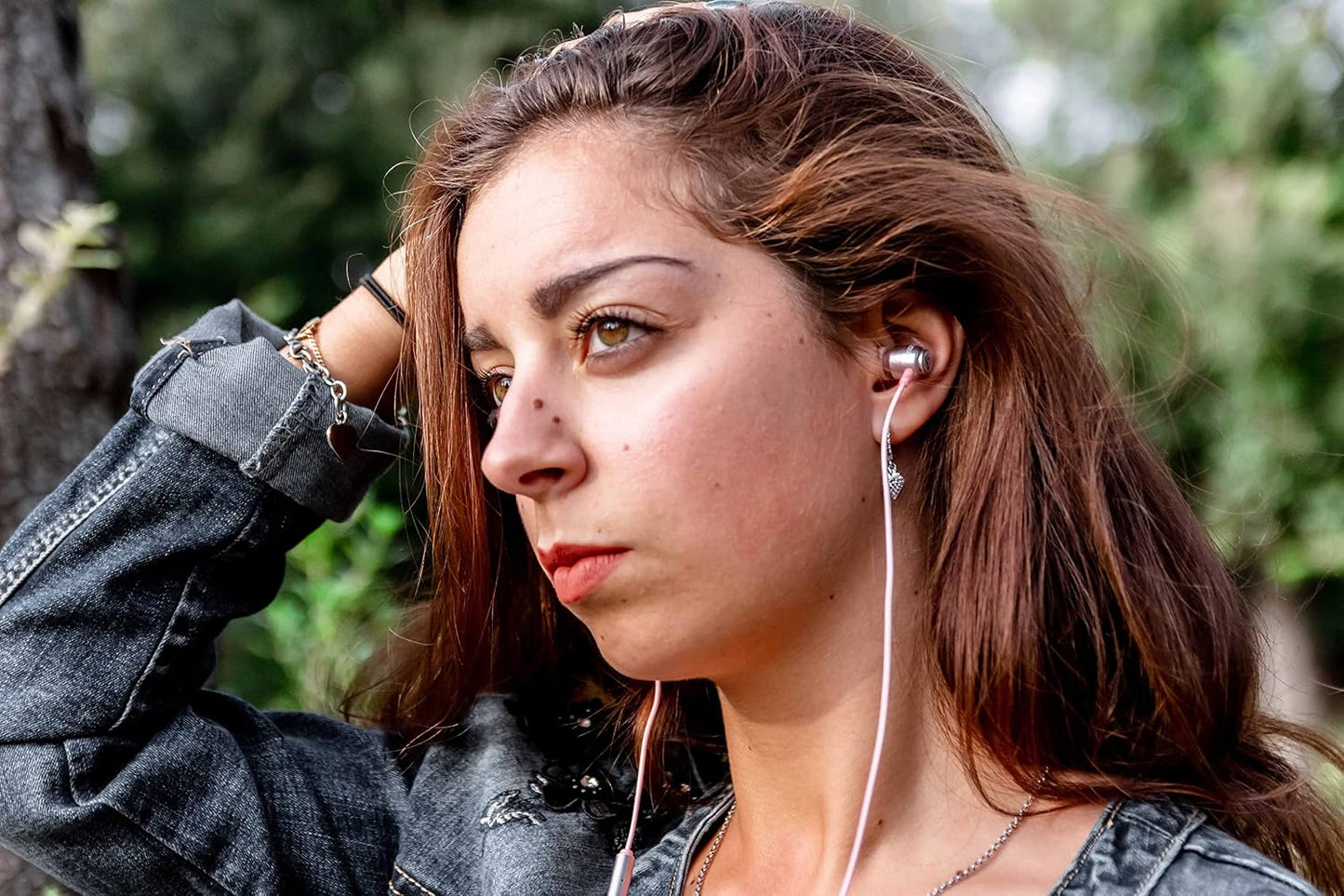 LUDOS Ultra Wired Earbuds in-Ear Headphones, Small Ears - Pink..